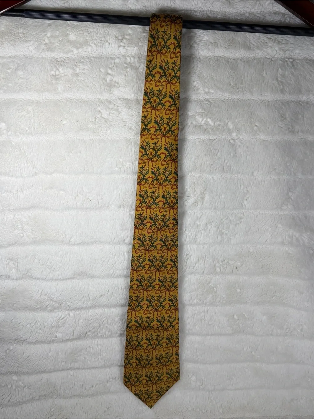 salvatore ferragamo Tie golf and ribbon motif with green foliage festive